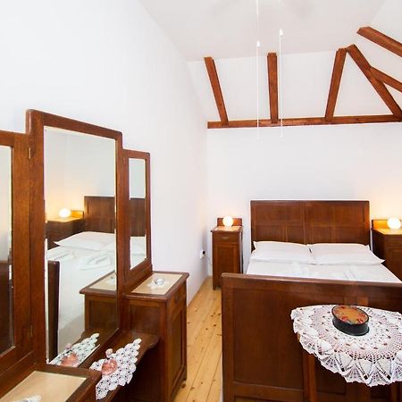 Holiday Home Burba Komiža Kültér fotó