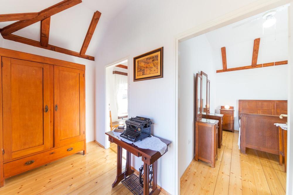 Holiday Home Burba Komiža Kültér fotó